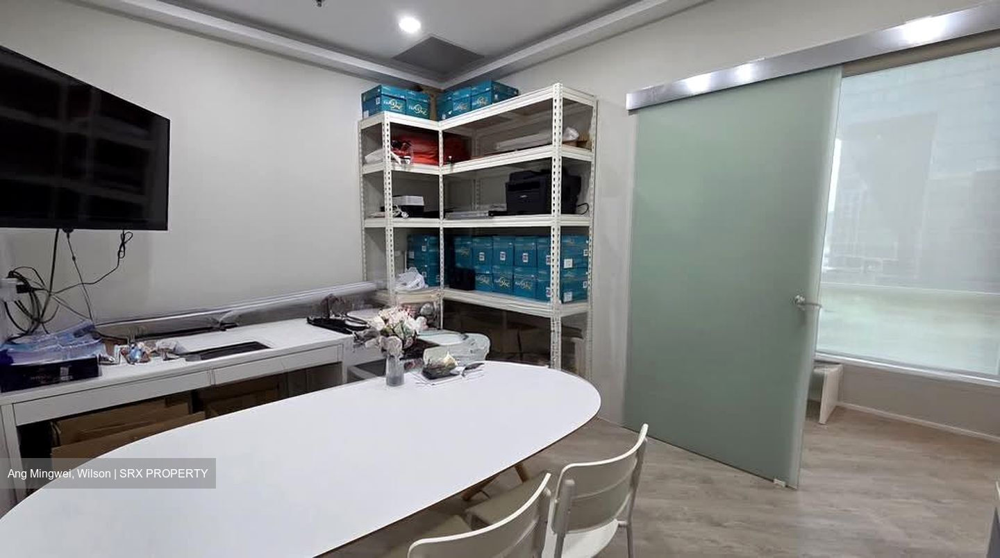 Sunshine Plaza (D7), Office #619162621